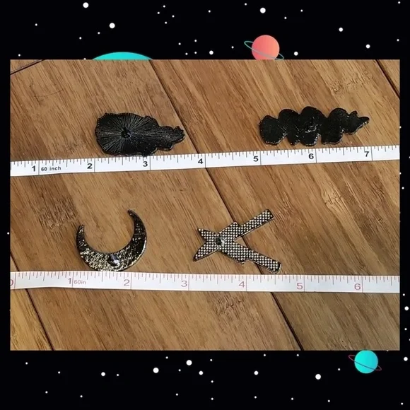 Set of 4 Macabre Brooches/Pins - Picture 4 of 4